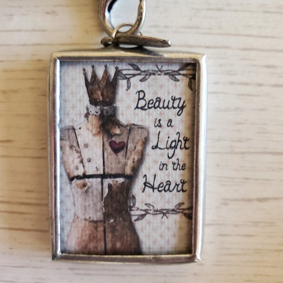 Jewel Kade Vintage Pearl/Swarovski Crystal Necklace & Glitter Heart Charm - Picture 9 of 9